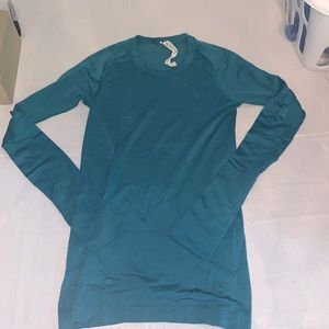 Lulu lemon long sleeve swiftly tech